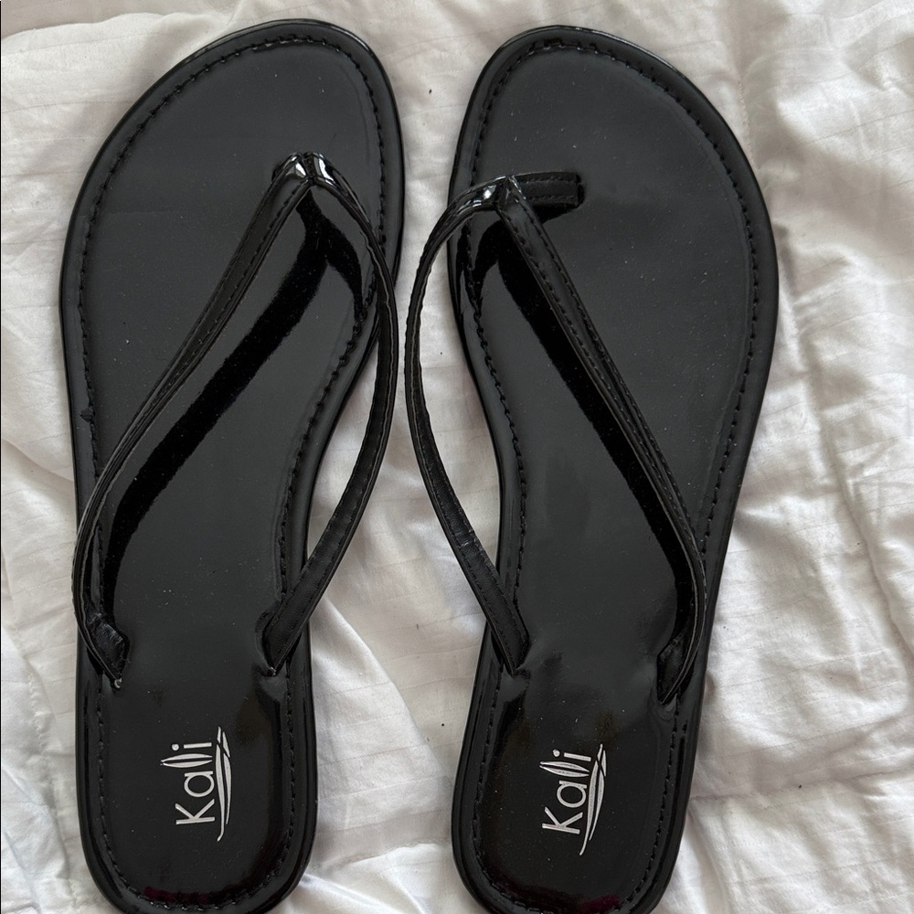 Kali Women's Glossy Black Sandals